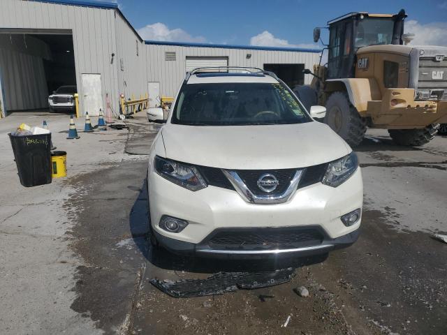 5N1AT2MT0FC815796 - 2015 NISSAN ROGUE S WHITE photo 5