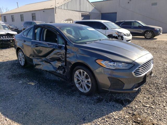 3FA6P0LUXKR125665 - 2019 FORD FUSION SE GRAY photo 4