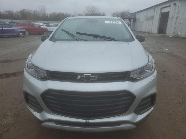 3GNCJPSB5KL325810 - 2019 CHEVROLET TRAX 1LT SILVER photo 5