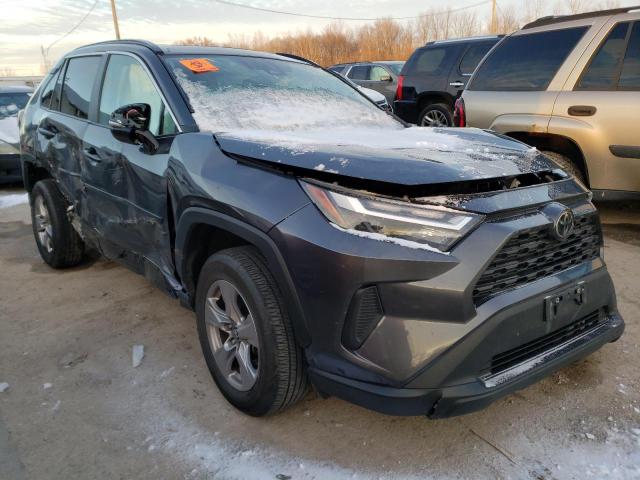 2T3P1RFV0NC283426 - 2022 TOYOTA RAV4 XLE GRAY photo 4