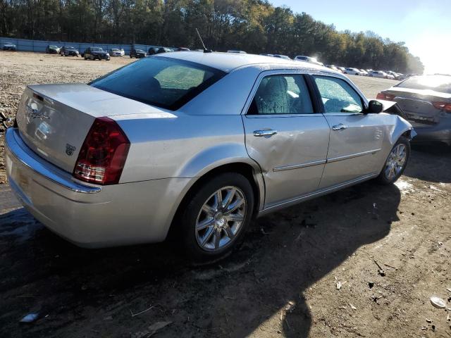 2C3KA63H68H129026 - 2008 CHRYSLER 300C SILVER photo 3