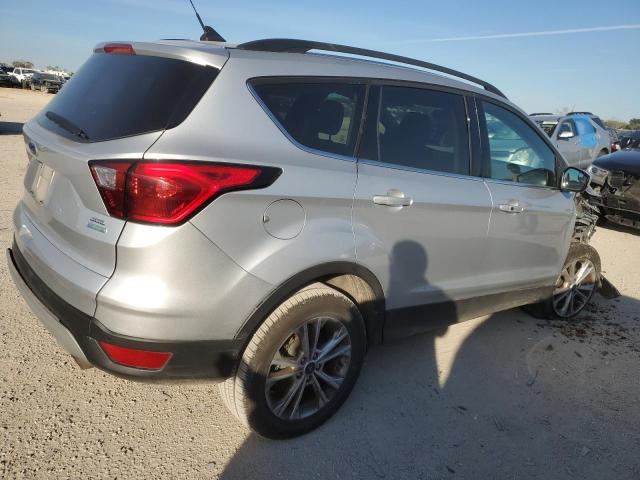 1FMCU0HD6KUC25569 - 2019 FORD ESCAPE SEL SILVER photo 3