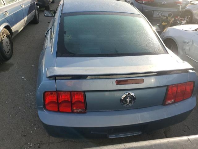 1ZVFT80N655120663 - 2005 FORD MUSTANG BLUE photo 6