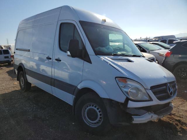 WD3PE7CC4D5782854 - 2013 MERCEDES-BENZ SPRINTER 2500 WHITE photo 4