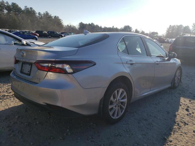 4T1C11BK9MU038481 - 2021 TOYOTA CAMRY LE SILVER photo 3