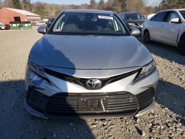 4T1C11BK9MU038481 - 2021 TOYOTA CAMRY LE SILVER photo 5