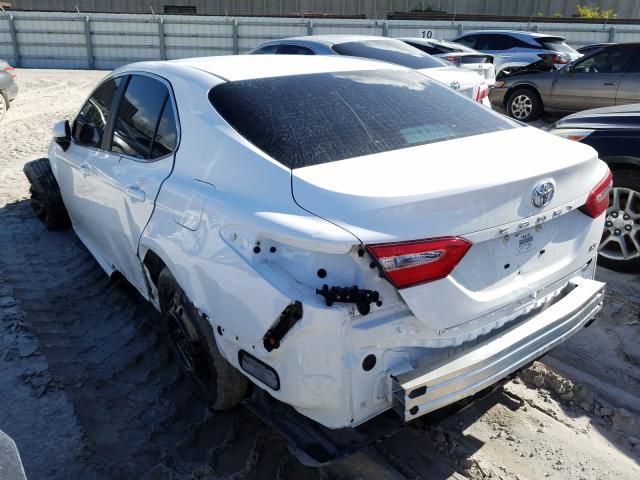 4T1B11HK4JU136655 - 2018 TOYOTA CAMRY L WHITE photo 3