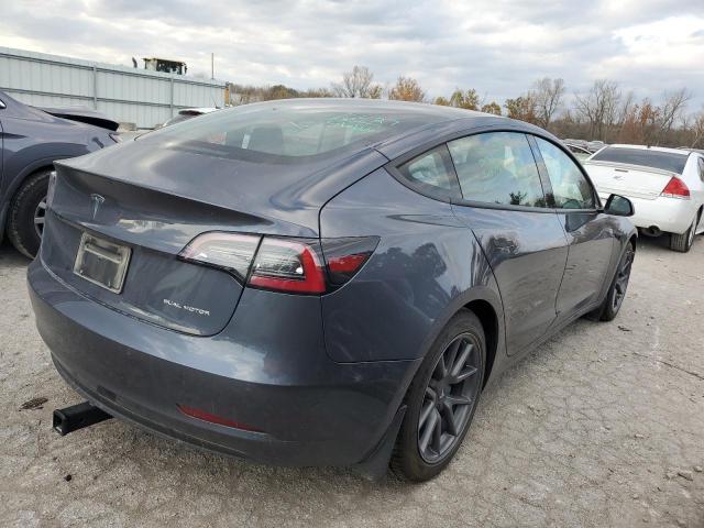 5YJ3E1EB8NF344358 - 2022 TESLA MODEL 3 GRAY photo 3