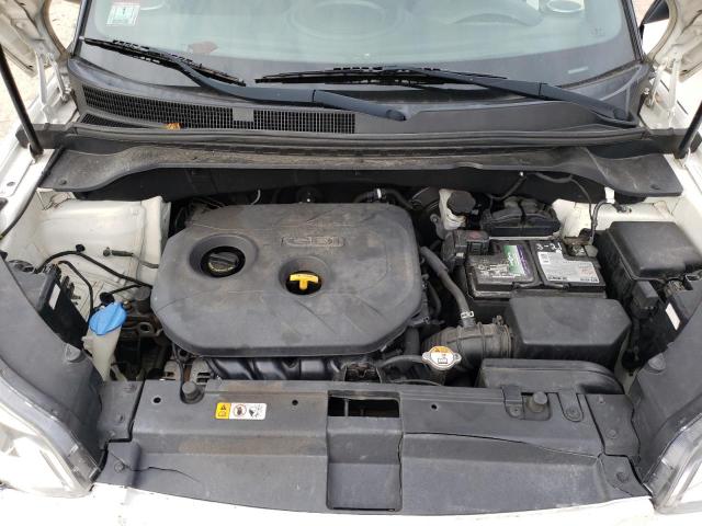 KNDJP3A53G7401913 - 2016 KIA SOUL + WHITE photo 11