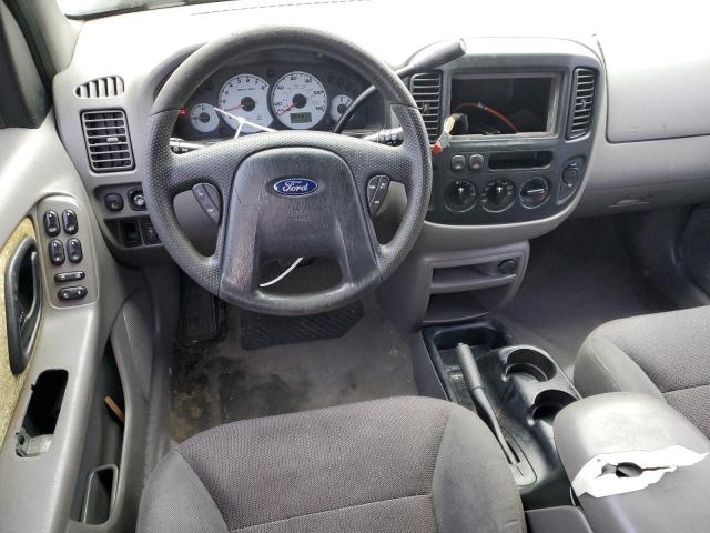 1FMYU04152KA52947 - 2002 FORD ESCAPE XLT WHITE photo 8