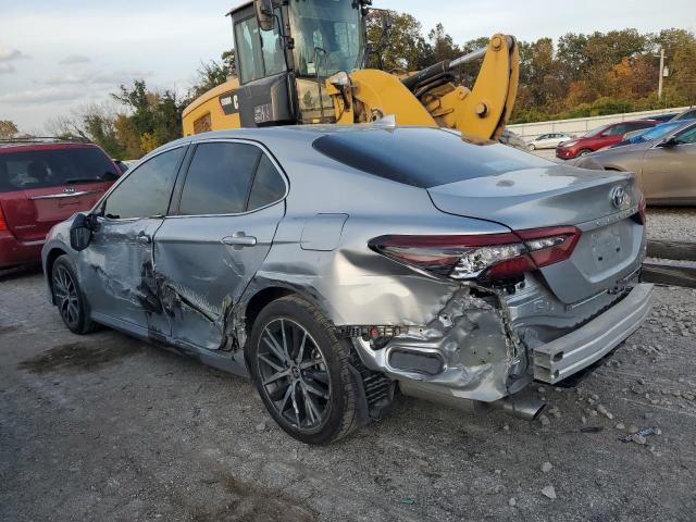 4T1F31AK7RU624161 - 2024 TOYOTA CAMRY XLE SILVER photo 2