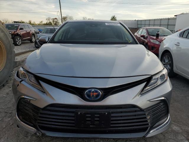 4T1F31AK7RU624161 - 2024 TOYOTA CAMRY XLE SILVER photo 5