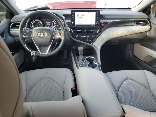 4T1F31AK7RU624161 - 2024 TOYOTA CAMRY XLE SILVER photo 8