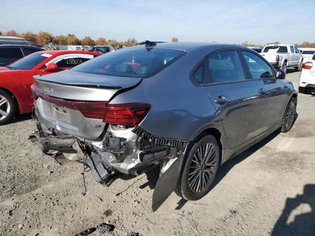 3KPF54AD4PE550744 - 2023 KIA FORTE GT LINE SILVER photo 3