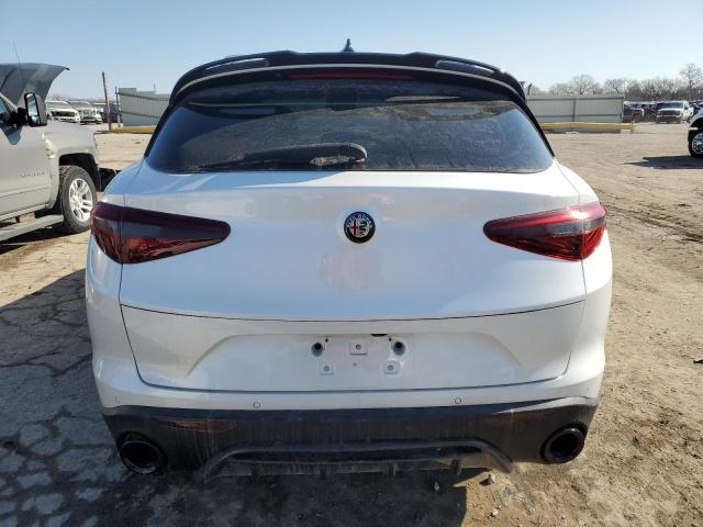 ZASFAKNN1J7B78006 - 2018 ALFA ROMEO STELVIO TI SPORT WHITE photo 6