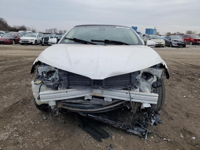 3LN6L2LU2FR625726 - 2015 LINCOLN MKZ HYBRID WHITE photo 5