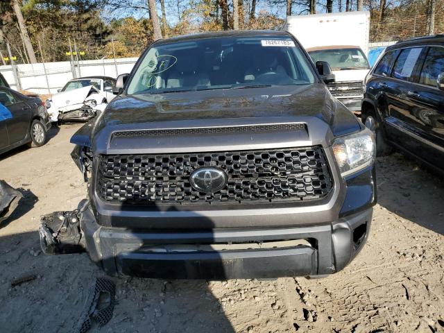 5TFUM5F19JX078756 - 2018 TOYOTA TUNDRA DOUBLE CAB SR/SR5 BLACK photo 5