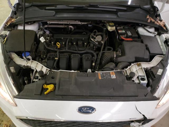 1FADP3F29JL292681 - 2018 FORD FOCUS SE WHITE photo 11