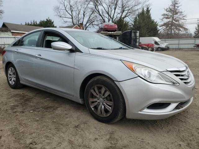 5NPEB4AC4BH067559 - 2011 HYUNDAI SONATA GLS SILVER photo 4