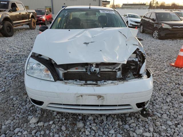 1FAHP34N37W334414 - 2007 FORD FOCUS ZX4 WHITE photo 5