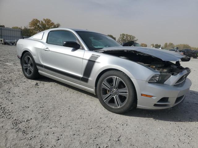 1ZVBP8AM6E5313520 - 2014 FORD MUSTANG SILVER photo 4