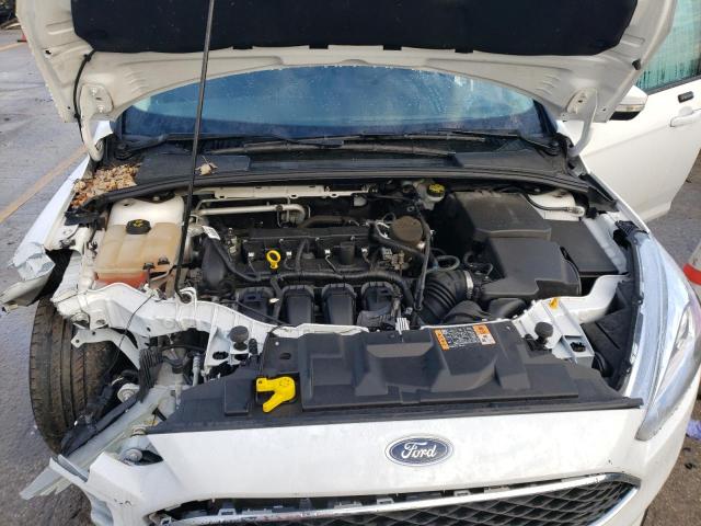 1FADP3F22GL211240 - 2016 FORD FOCUS SE WHITE photo 11