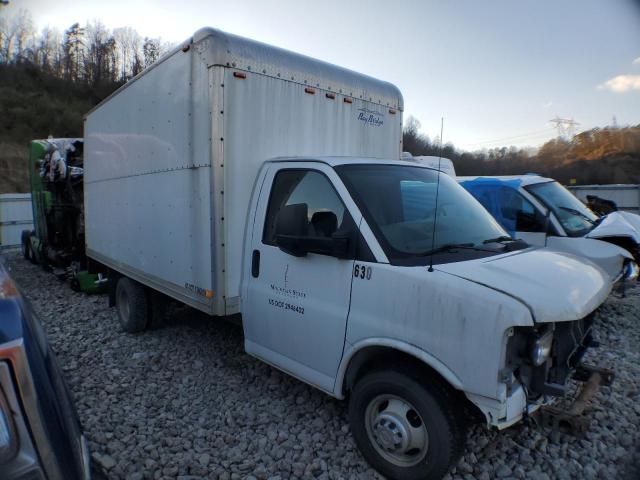 1GB3G3CGXB1138617 - 2011 CHEVROLET EXPRESS G3 WHITE photo 4