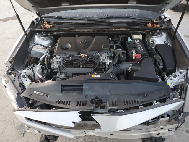 4T1B11HK2JU653484 - 2018 TOYOTA CAMRY L GRAY photo 11