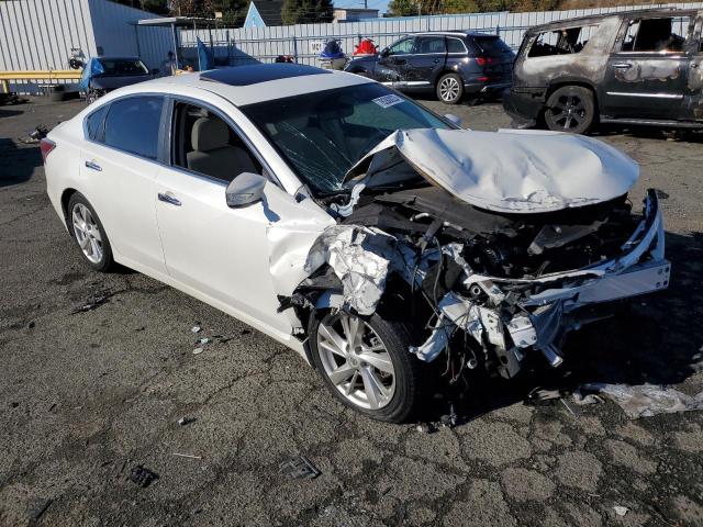 1N4AL3AP9EN254136 - 2014 NISSAN ALTIMA 2.5 WHITE photo 4