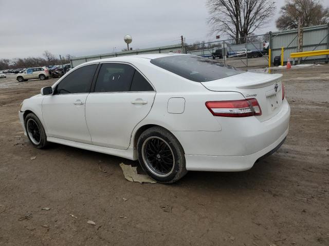 4T1BF3EK2BU582578 - 2011 TOYOTA CAMRY BASE WHITE photo 2