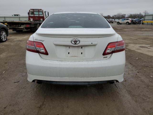 4T1BF3EK2BU582578 - 2011 TOYOTA CAMRY BASE WHITE photo 6