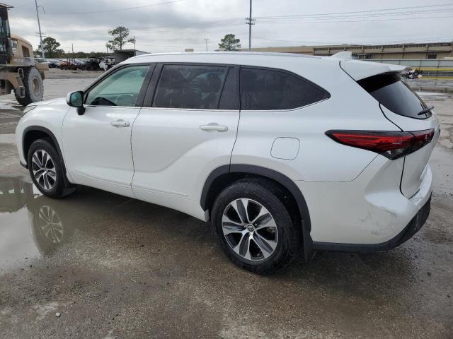 5TDGZRAH2MS044453 - 2021 TOYOTA HIGHLANDER XLE WHITE photo 2