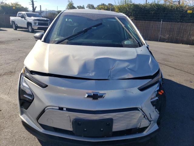 1G1FW6S04P4135308 - 2023 CHEVROLET BOLT EV 1LT SILVER photo 5