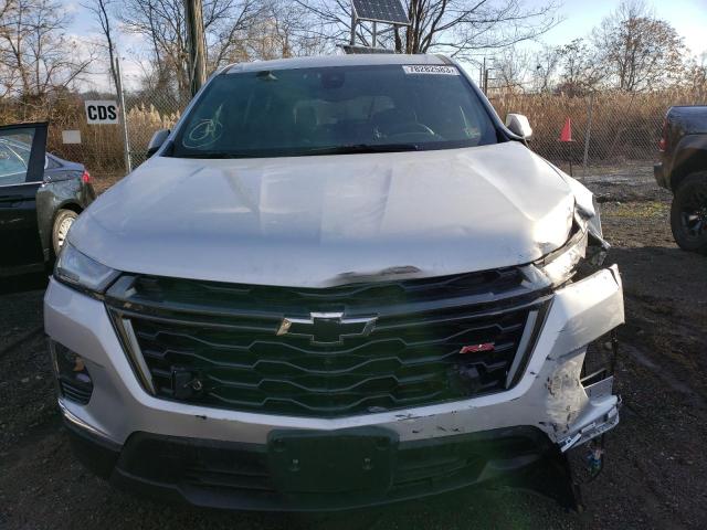 1GNERJKW6NJ160296 - 2022 CHEVROLET TRAVERSE RS SILVER photo 5