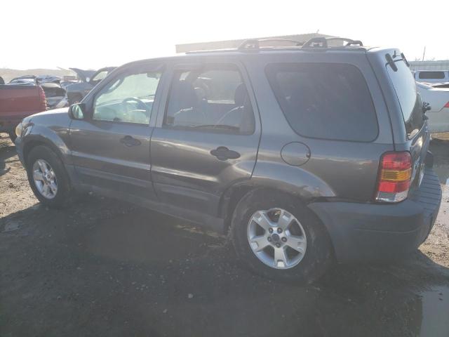 1FMCU03175KB12310 - 2005 FORD ESCAPE XLT GRAY photo 2