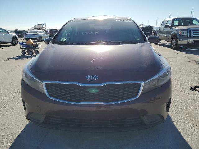 3KPFK4A78JE187455 - 2018 KIA FORTE LX BURGUNDY photo 5