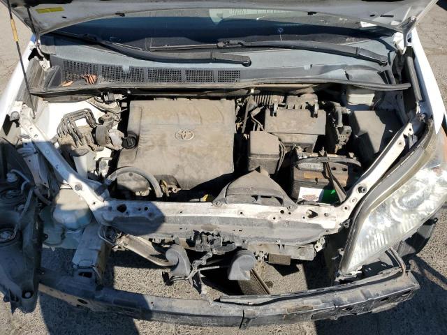 5TDKK3DC8FS572187 - 2015 TOYOTA SIENNA LE WHITE photo 12