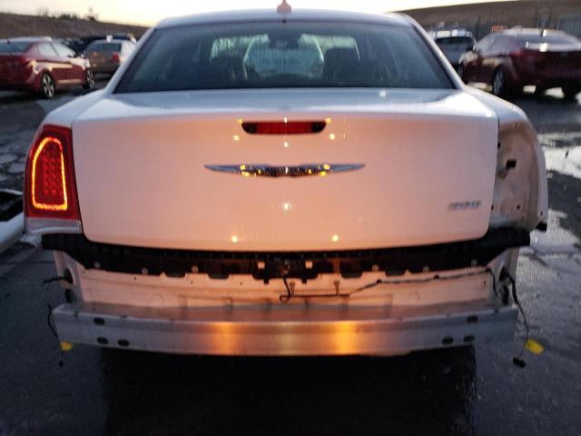 2C3CCAEG5LH131493 - 2020 CHRYSLER 300 LIMITED WHITE photo 6