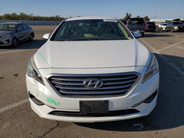 5NPE24AF7HH574488 - 2017 HYUNDAI SONATA SE WHITE photo 5