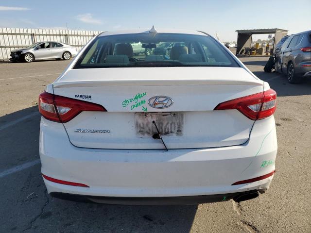 5NPE24AF7HH574488 - 2017 HYUNDAI SONATA SE WHITE photo 6