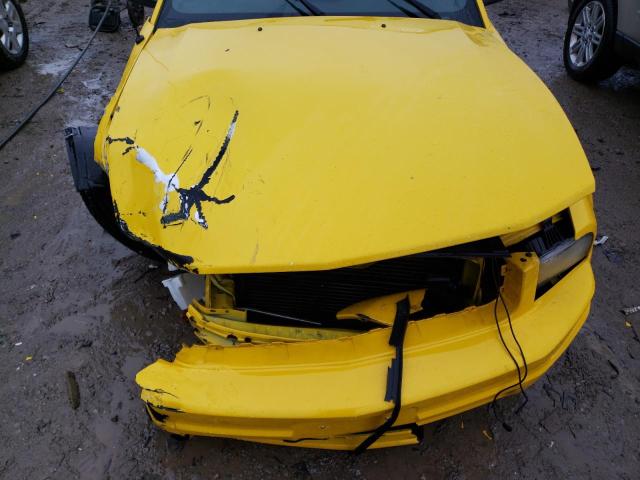 1ZVFT80N055226252 - 2005 FORD MUSTANG YELLOW photo 11