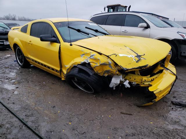 1ZVFT80N055226252 - 2005 FORD MUSTANG YELLOW photo 4