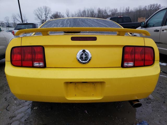 1ZVFT80N055226252 - 2005 FORD MUSTANG YELLOW photo 6