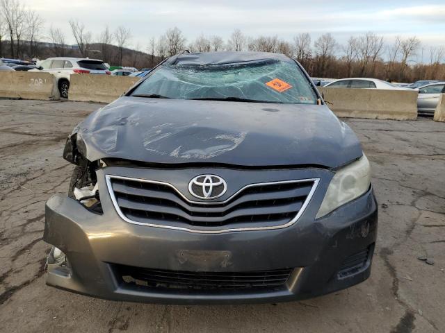 4T1BF3EK0BU181949 - 2011 TOYOTA CAMRY BASE GRAY photo 5