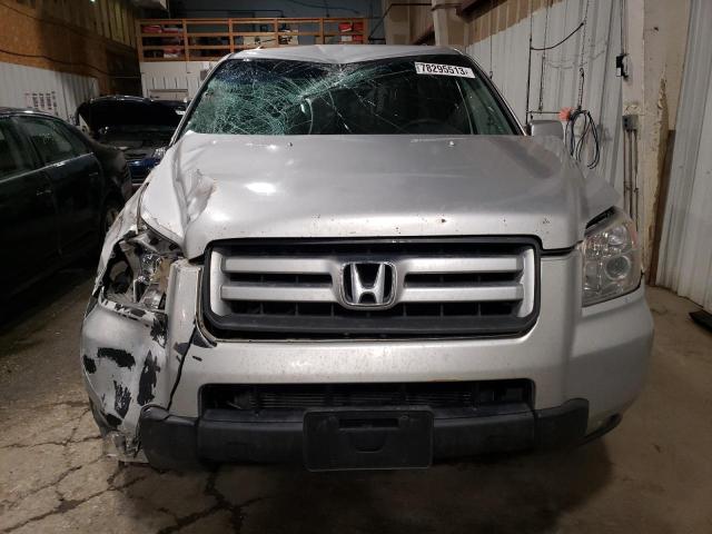 2HKYF18416H511839 - 2006 HONDA PILOT EX SILVER photo 5