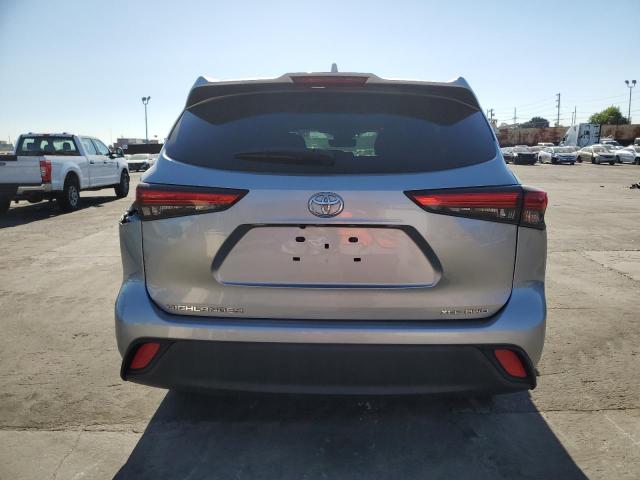 5TDGZRBH0NS201574 - 2022 TOYOTA HIGHLANDER XLE Gümüş foto 6