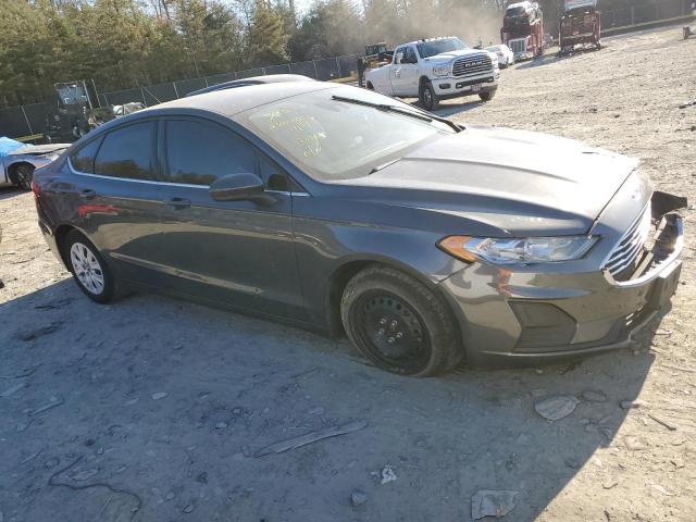 3FA6P0G72KR128404 - 2019 FORD FUSION S GRAY photo 4