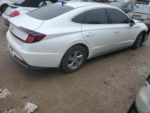 5NPEG4JA4MH125883 - 2021 HYUNDAI SONATA SE WHITE photo 3