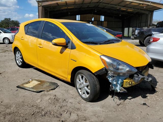 JTDKDTB34G1131197 - 2016 TOYOTA PRIUS C YELLOW photo 4