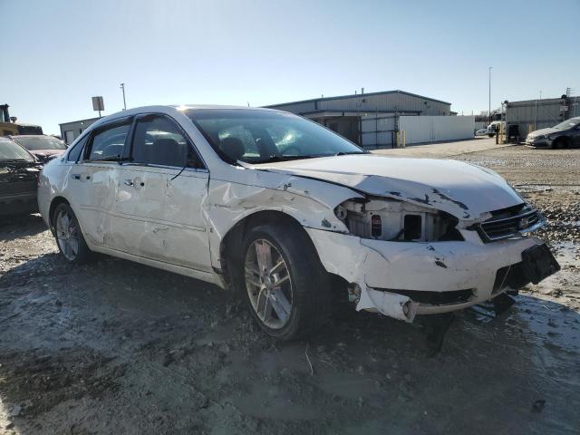 2G1WU583881342993 - 2008 CHEVROLET IMPALA LTZ WHITE photo 4